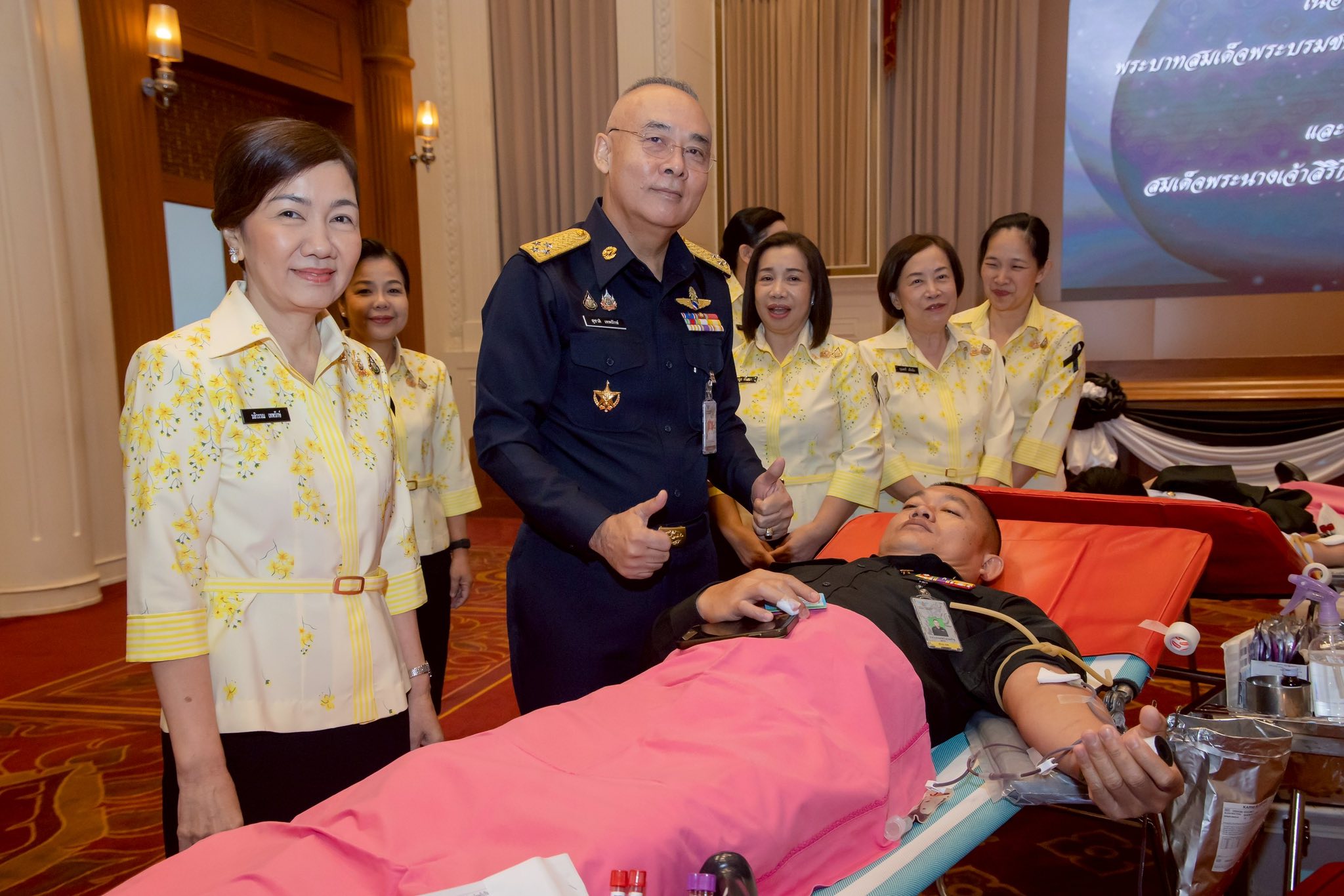 สำนักงานปลัดกระทรวงกลาโหมร่วมใจบริจาคโลหิตถวายเป็นพระราชกุศล