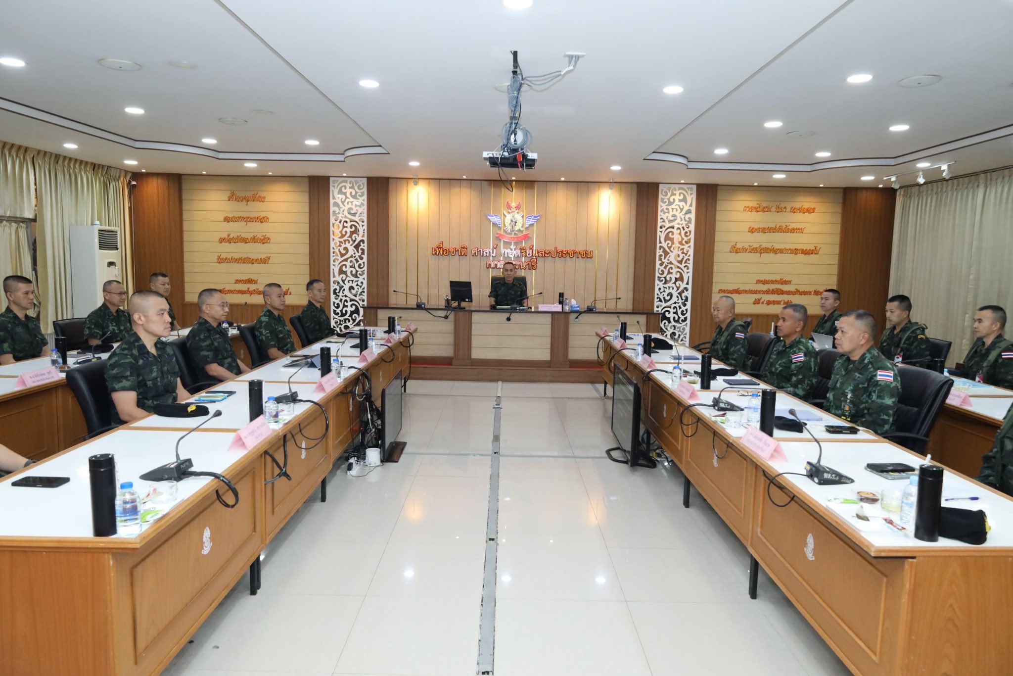 ปลัดกระทรวงกลาโหมลงพื้นที่สุรินทร์–ศรีสะเกษ–อุบลฯ ส่งต่อความห่วงใยและสร้างขวัญกำลังใจ แก่กำลังพลที่ปฏิบัติหน้าที่