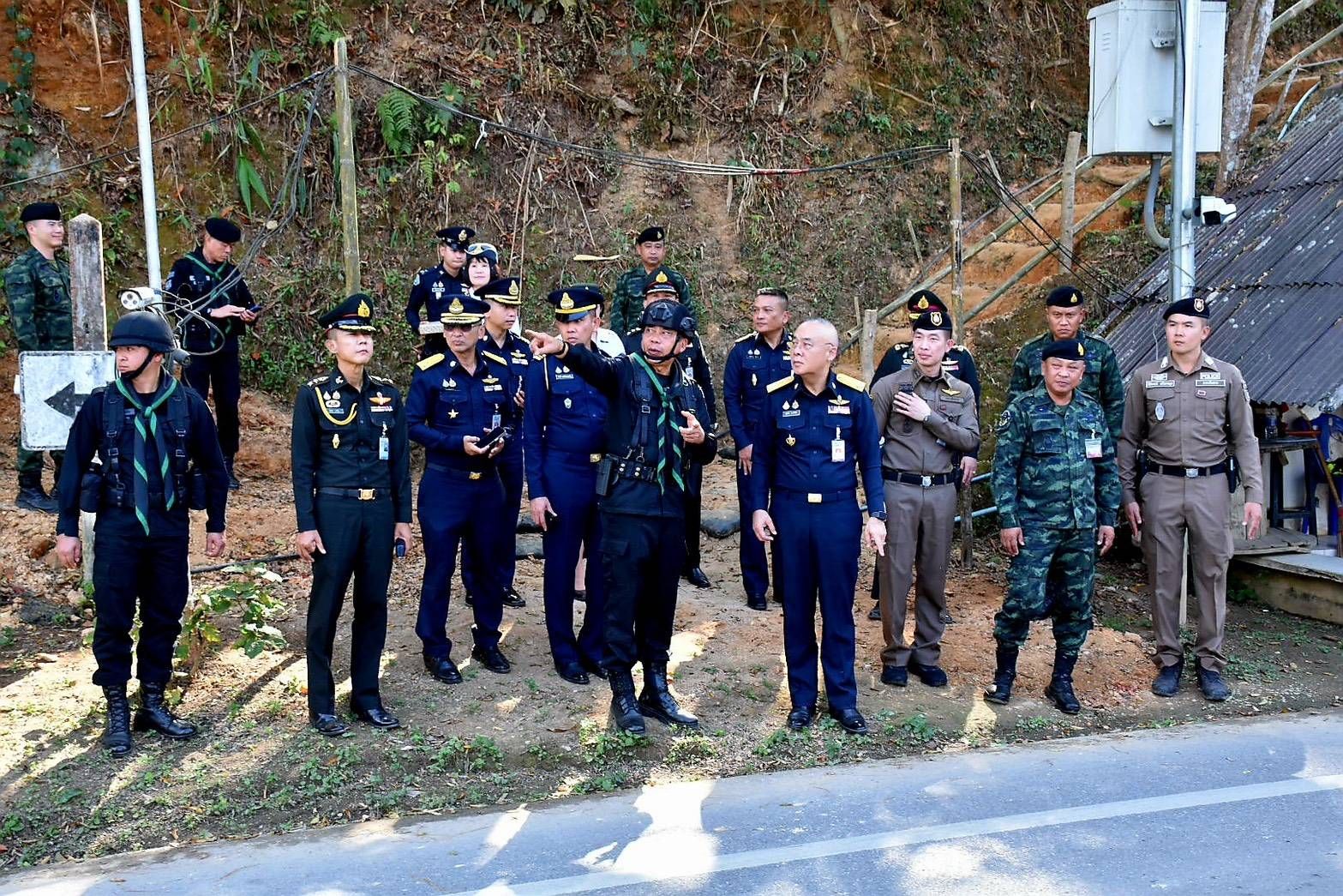 รองปลัดกระทรวงกลาโหม ตรวจเยี่ยมตามแผนงานป้องกันและแก้ไขปัญหายาเสพติดของ สป. ประจำปี ๖๙
