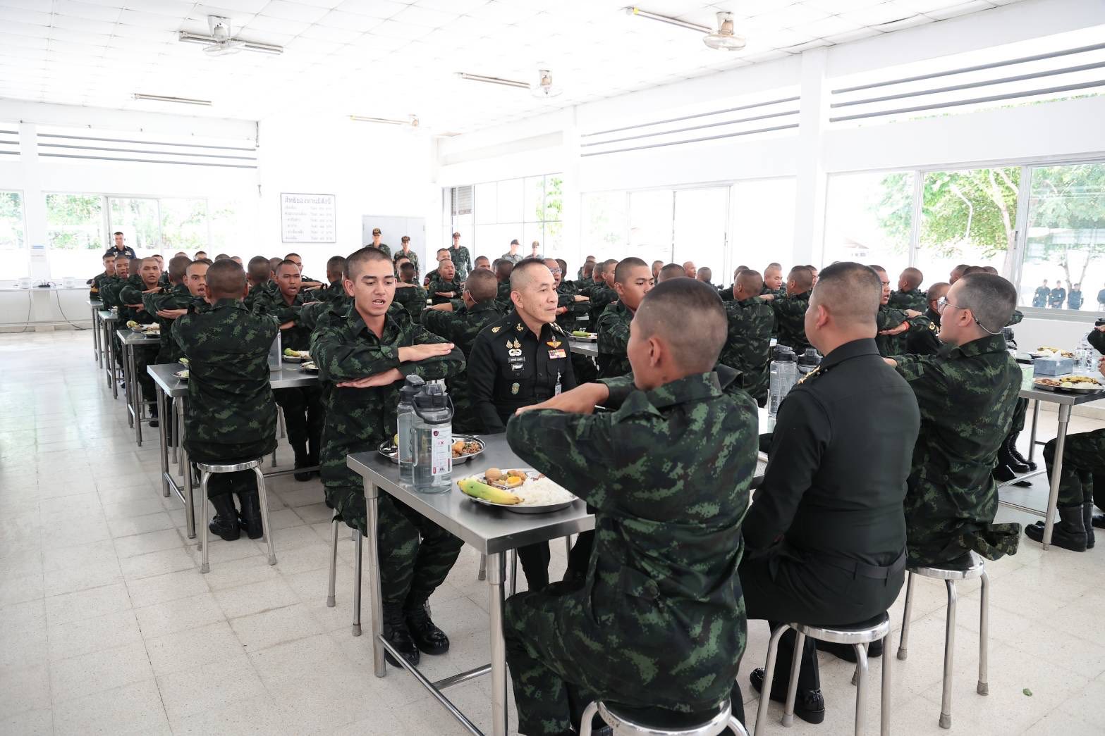 ปลัดกระทรวงกลาโหมตรวจเยี่ยมหน่วยฝึกทหารใหม่