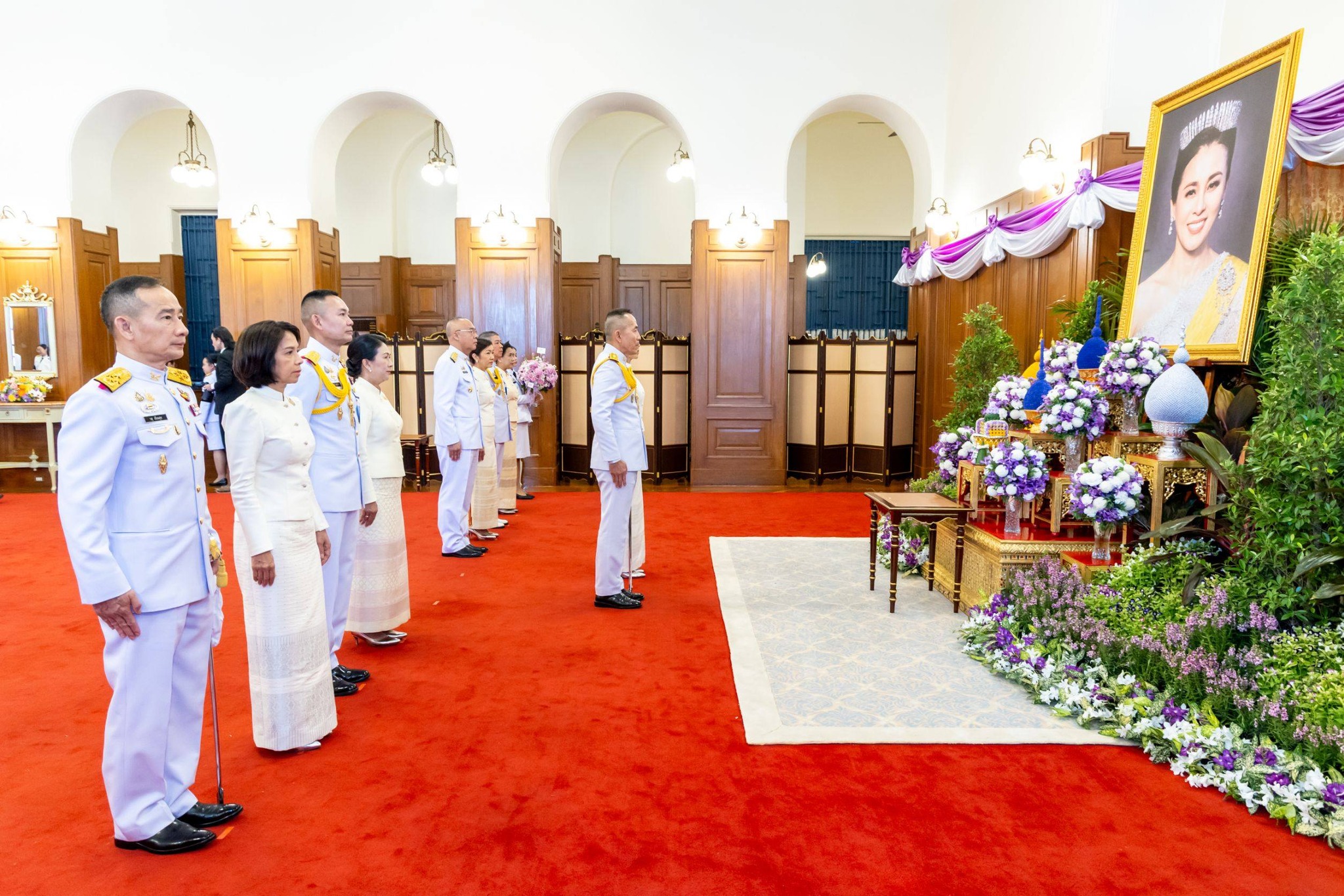 ปลัดกระทรวงกลาโหม ร่วมลงนามถวายพระพรชัยมงคลสมเด็จพระนางเจ้าฯ พระบรมราชินี เนื่องในโอกาสพระราชพิธีมหามงคลเฉลิมพระชนมพรรษา ๔ รอบ