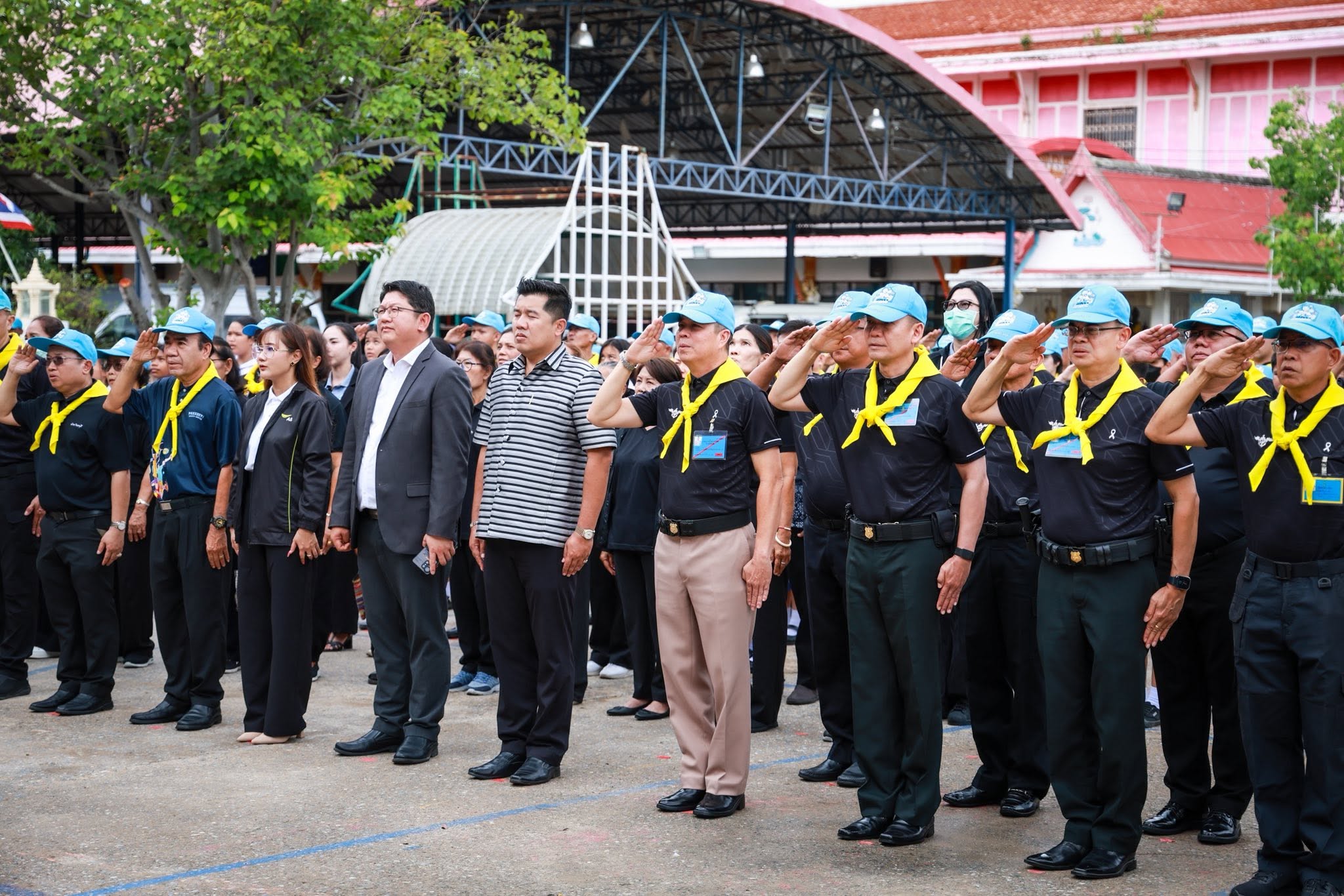 สำนักงานปลัดกระทรวงกลาโหมน้อมนำพระราชปณิธานสู่การปฏิบัติ จัดกิจกรรมจิตอาสาพัฒนาโรงเรียนและชุมชน ถวายเป็นพระราชกุศลแด่สมเด็จพระนางเจ้า ฯ พระบรมราชินี