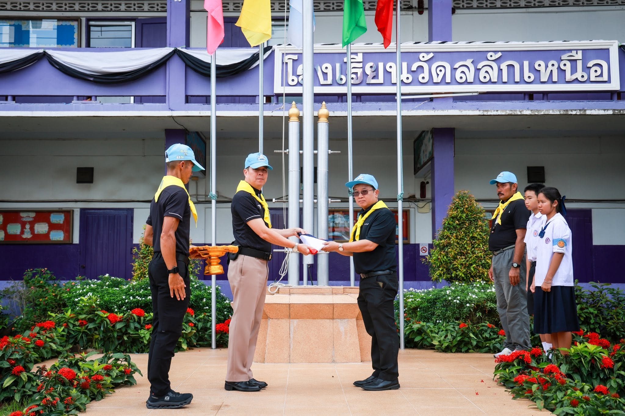 สำนักงานปลัดกระทรวงกลาโหมน้อมนำพระราชปณิธานสู่การปฏิบัติ จัดกิจกรรมจิตอาสาพัฒนาโรงเรียนและชุมชน ถวายเป็นพระราชกุศลแด่สมเด็จพระนางเจ้า ฯ พระบรมราชินี