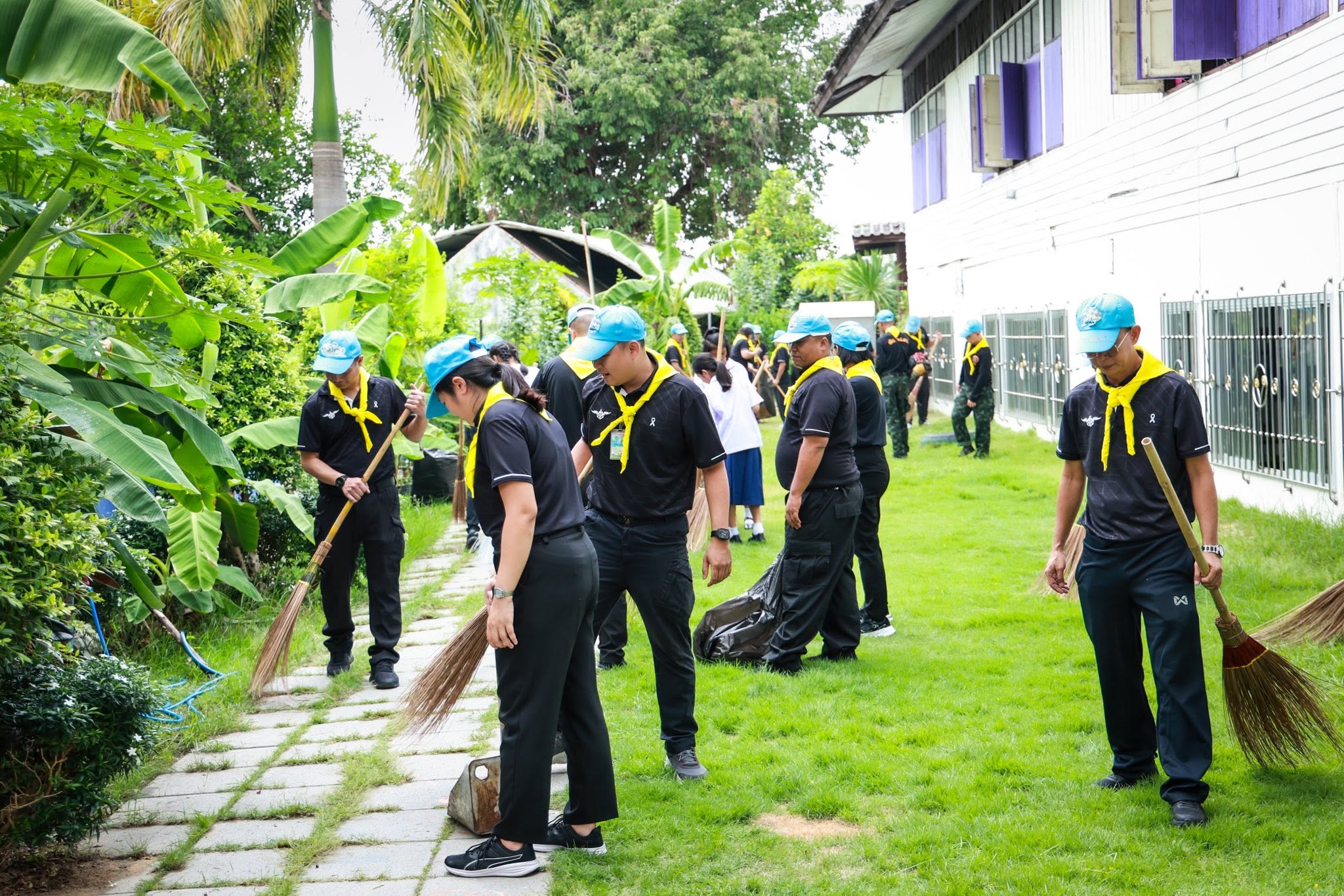 สำนักงานปลัดกระทรวงกลาโหมน้อมนำพระราชปณิธานสู่การปฏิบัติ จัดกิจกรรมจิตอาสาพัฒนาโรงเรียนและชุมชน ถวายเป็นพระราชกุศลแด่สมเด็จพระนางเจ้า ฯ พระบรมราชินี