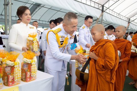 พิธีเจริญพระพุทธมนต์ และทำบุญตักบาตรถวายเป็นพระราชกุศล เนื่องในวันคล้ายวันพระบรมราชสมภพ วันชาติ และวันพ่อแห่งชาติ ๕ ธันวาคม ๒๕๖๘