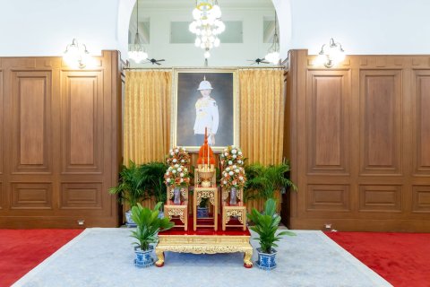 ปลัดกระทรวงกลาโหมร่วมลงนามถวายความอาลัยน้อมสำนึกในพระกรุณาธิคุณและพระวิริยอุตสาหะอันทรงคุณูปการต่อประเทศชาติ